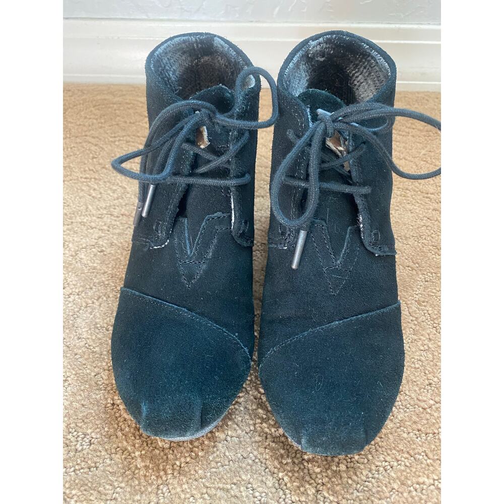 TOMS Desert Wedges Women's Size 6 Ankle Bootie Black Suede Lace-Up